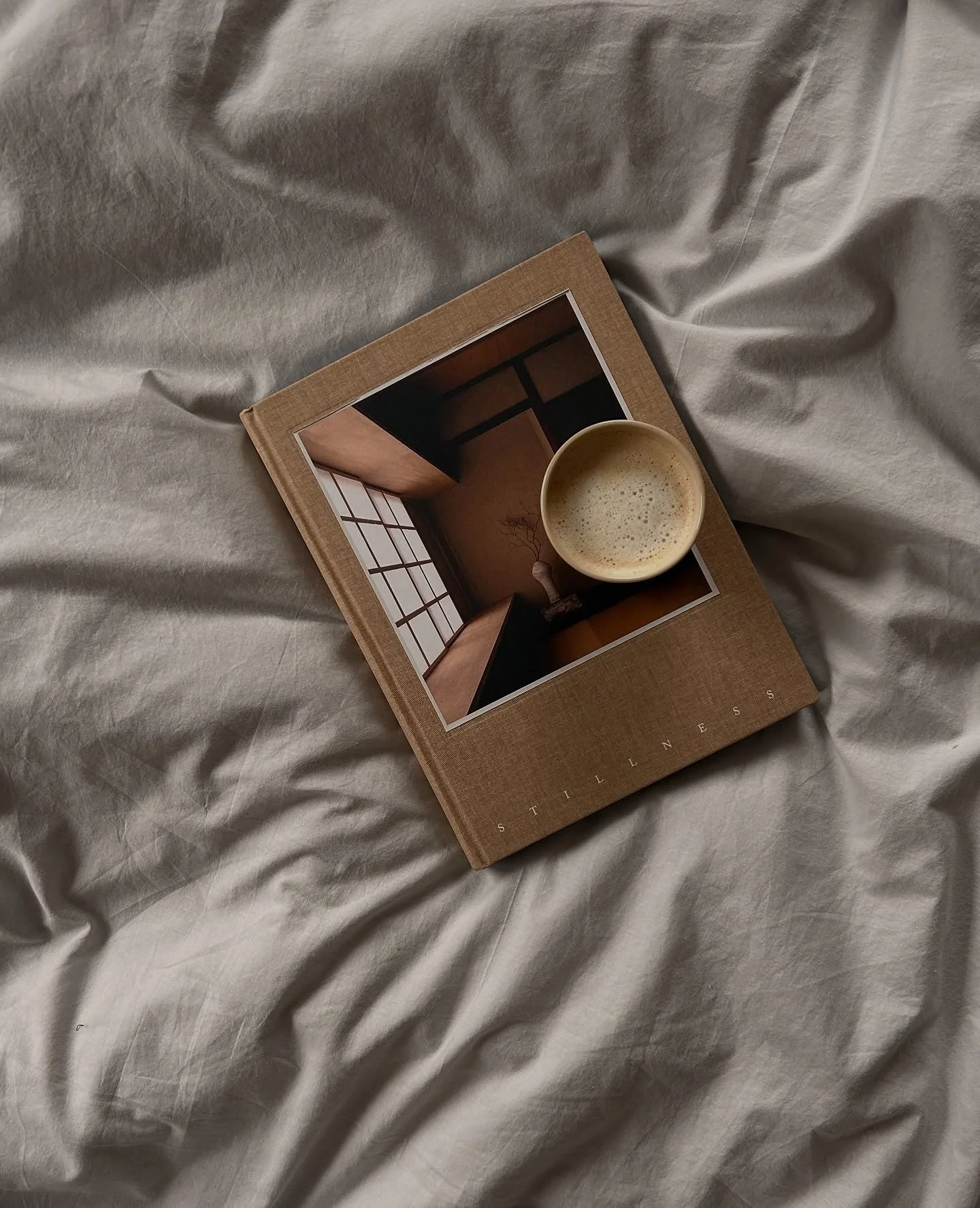 life lately &mdash; August Edition 🌞

001. cozy slow weekend mornings
002. vibes @waldheimelig 
003. playing around 
004. forest bathing
005. pure gratefulness 
006. finally learning to play the guitar with Ra&uacute;l
007. sweet treats, always.
008