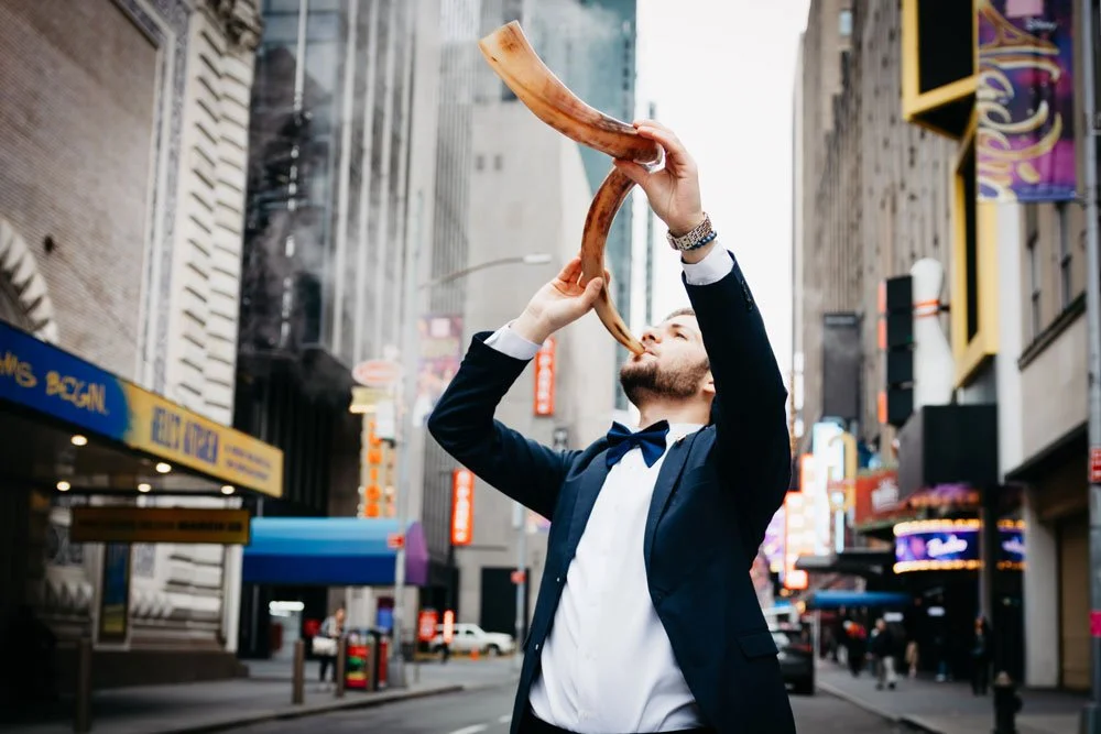 JUNG – JÜDISCH – BESONDERS