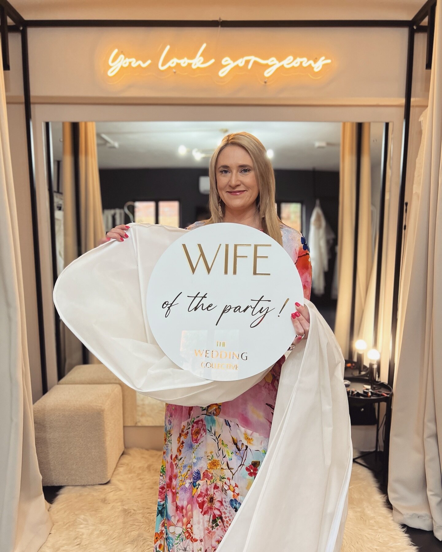 Our stunning #TWCrealbride Kirstin will go down in The Wedding Collective history as the bride that found her dream wedding dress in the fastest time 😅 It took her less than 10 minutes to say YES to the dress, and we think it has got to be a new rec