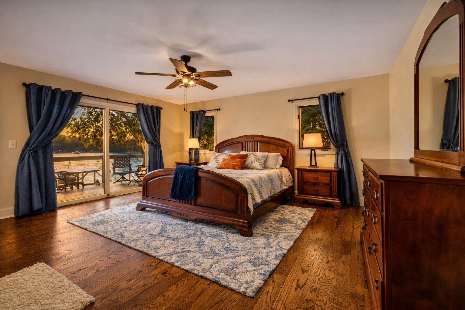 master bed luxury.jpg