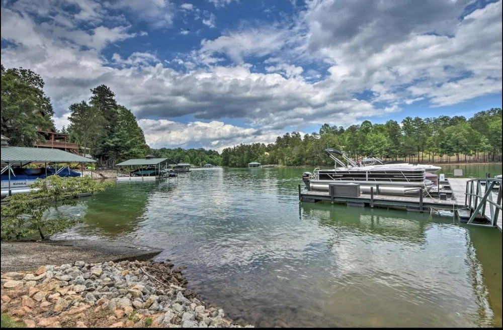 Lake Keowee rentals with dock — Oconee Hospitality