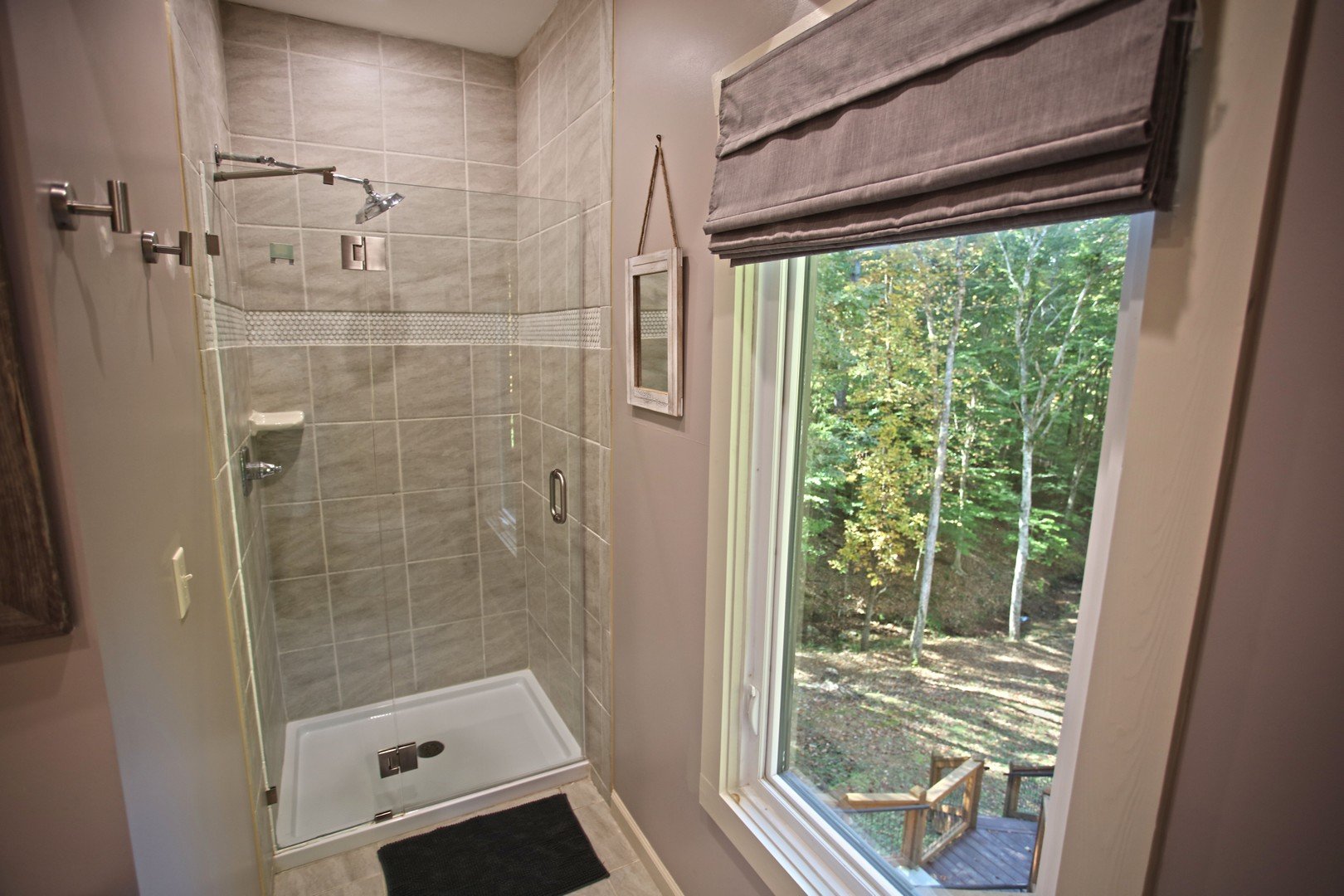 guestbathshower.jpg