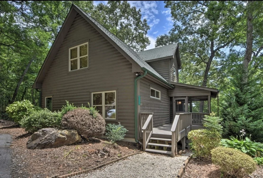 Spacious Lake keowee cabin