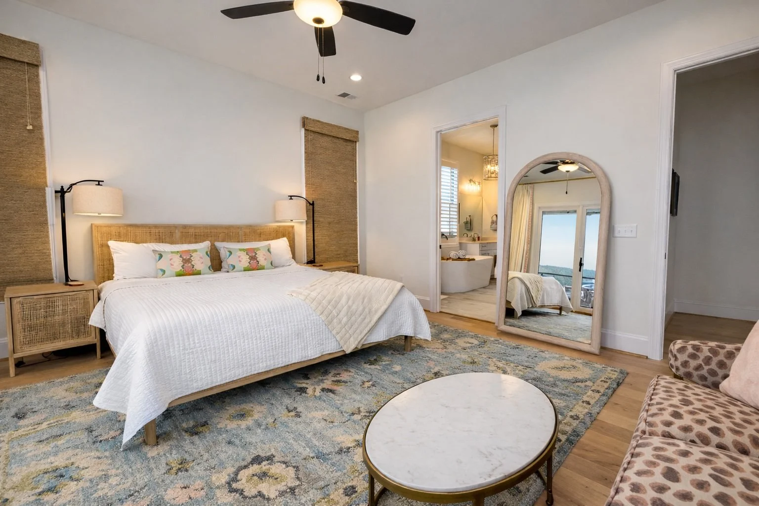 master king suite luxury2.jpg