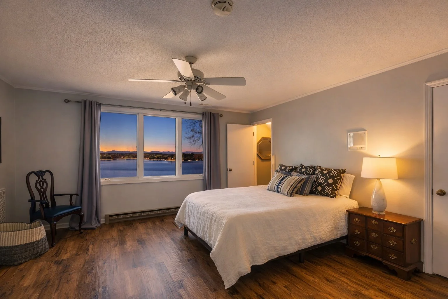 loft bedroom luxury.jpg