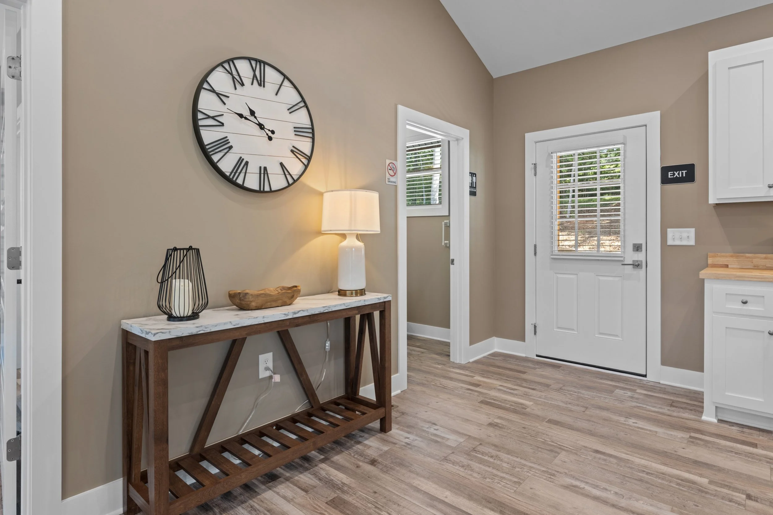 585 lakeside-1004.jpg