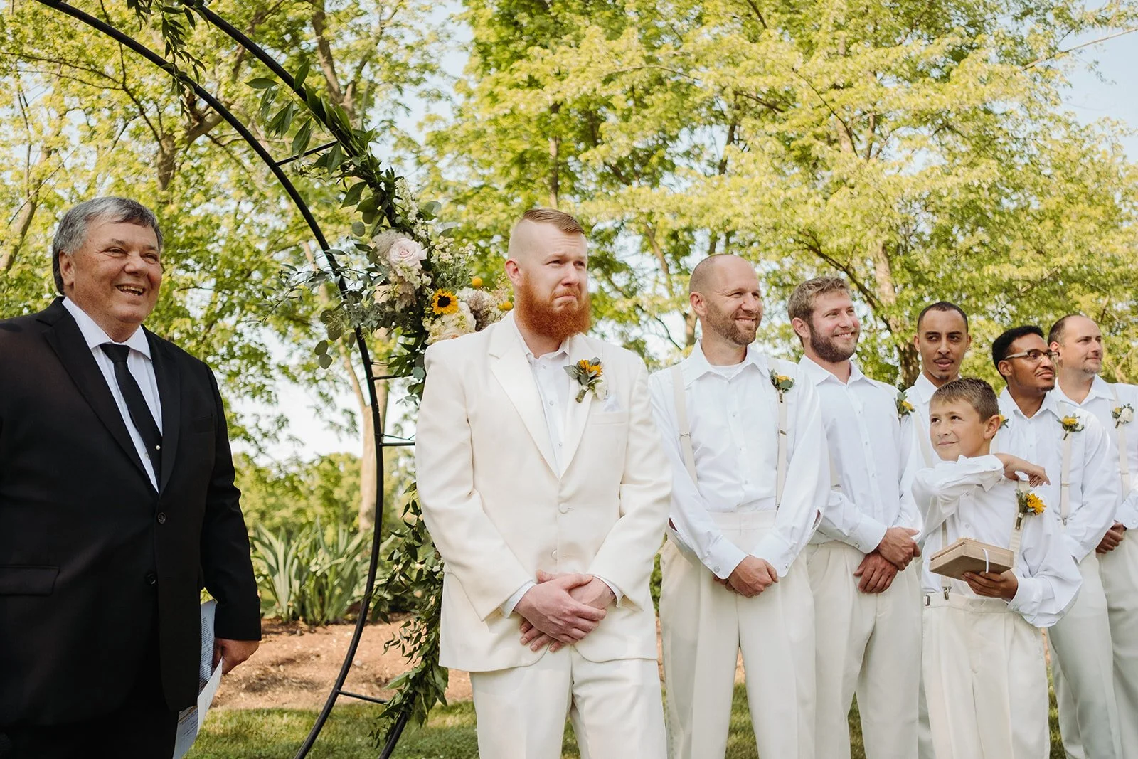 WEDDING DAY TIMELINE: TRADITIONAL OR FIRST LOOK