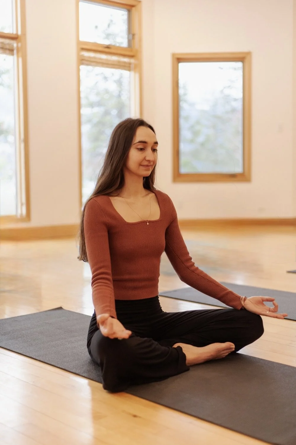 Roya: Exploring Dreams + Inner Wisdom