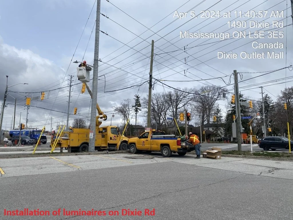 2024-04-05 Luminaires installation on dixie (Medium).JPG