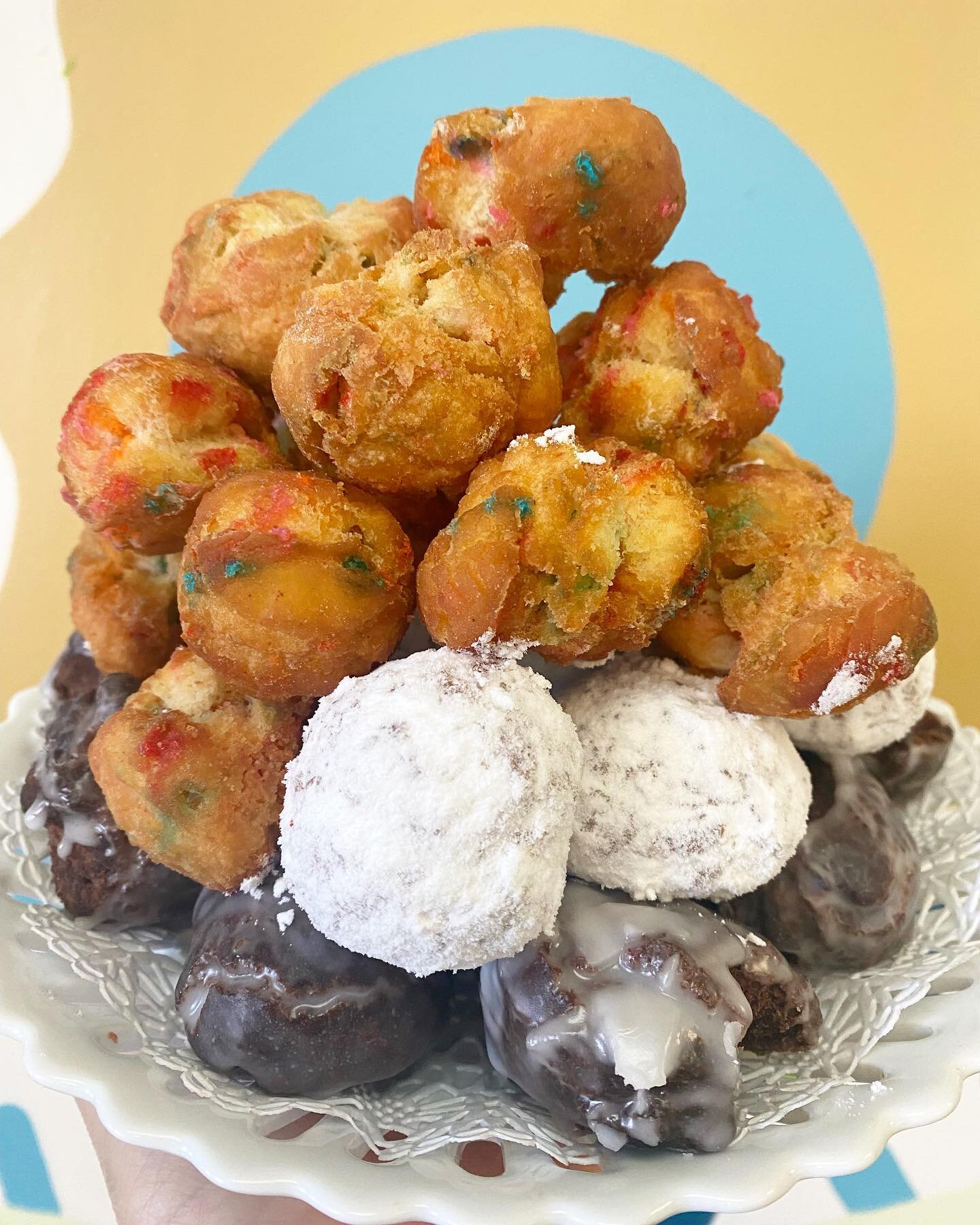 We love to make donut holes!! They are available by the dozen and need to be preordered.&nbsp;&nbsp;Great for parties,office meetings, athletic teams, etc.