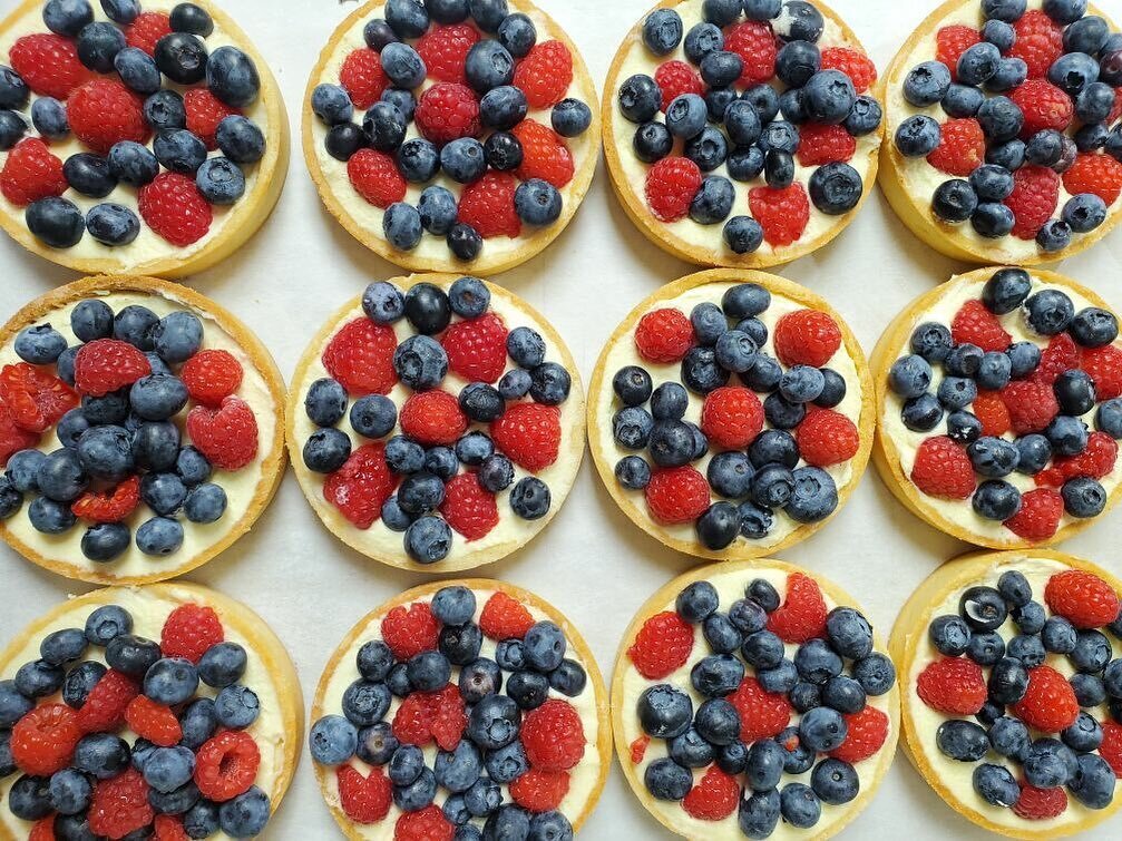 💥Special 4th of July tart!! Mixed berry with lemon marscapone. Available tomorrow and Monday only 💥