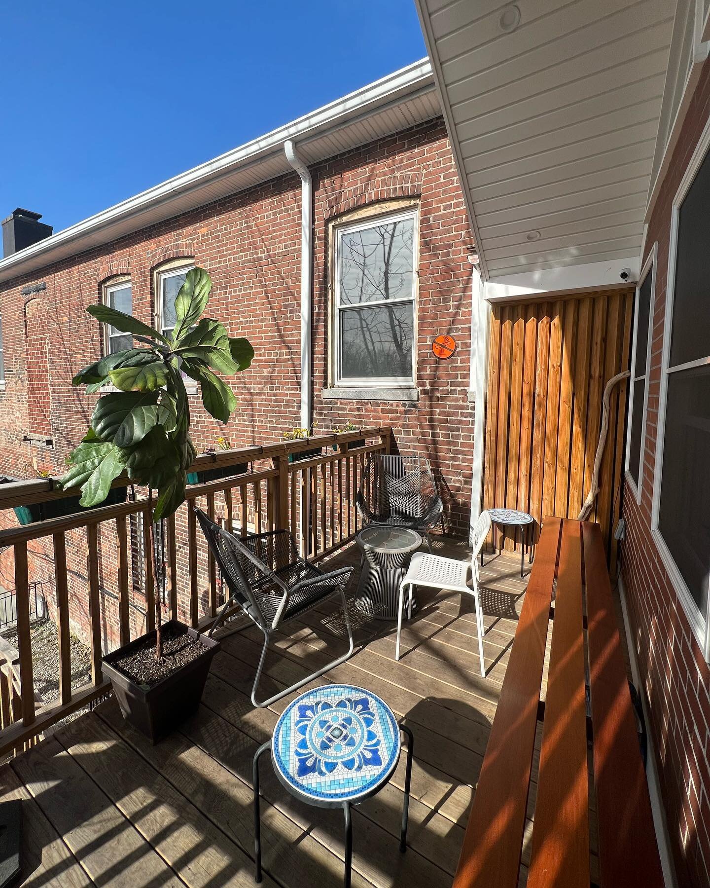 Yay for outdoor seating season! If you can&rsquo;t find a seat out front, we also have a lovely little spot on our back deck. 🌞