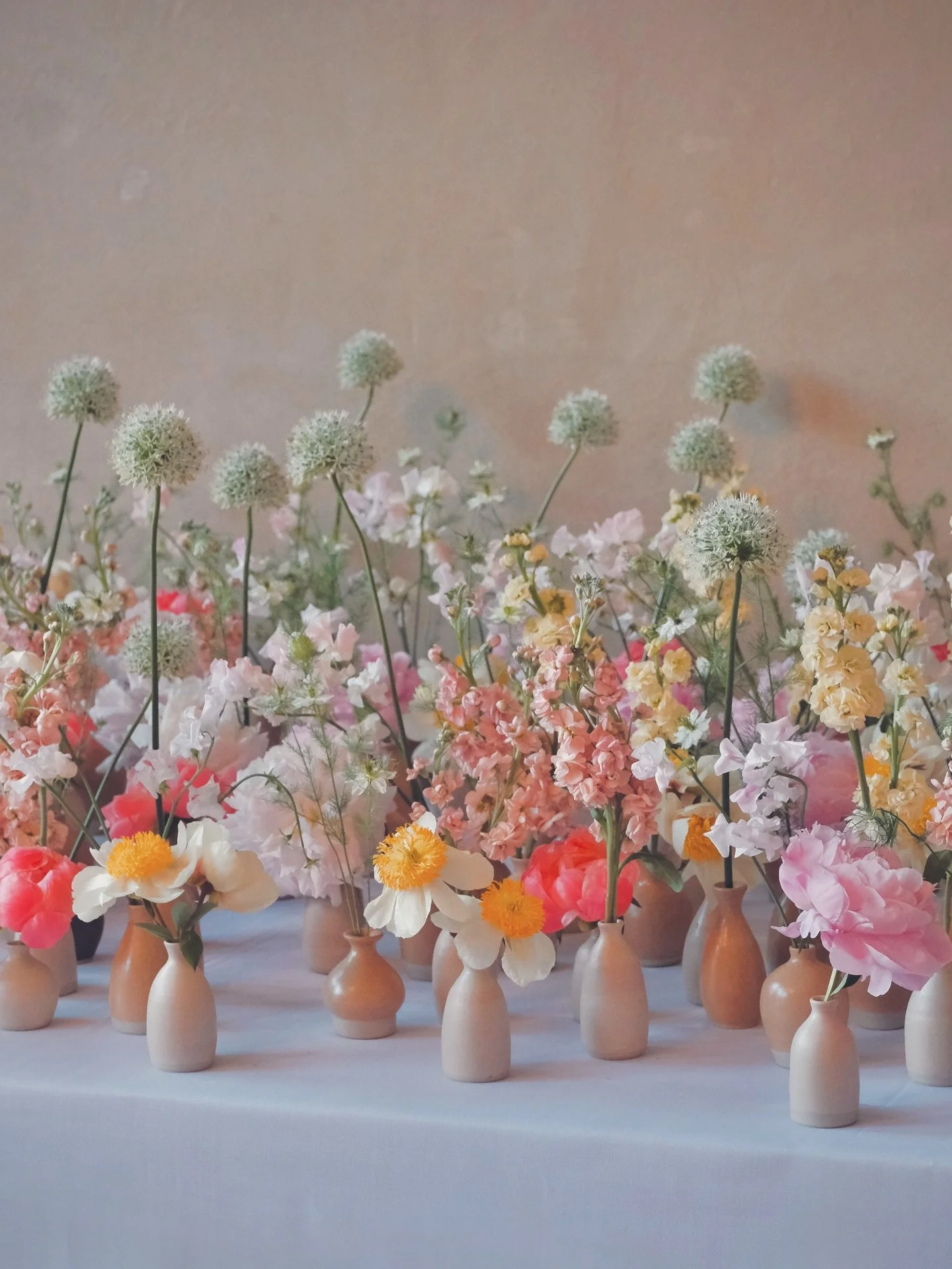 From the reception setup to the favor table: our handmade ceramics specialy for the event become a precious keepsake for the guests.

A huge thank you to our partners at @rohdekiln Their high-performance kilns played a vital role in our latest produc
