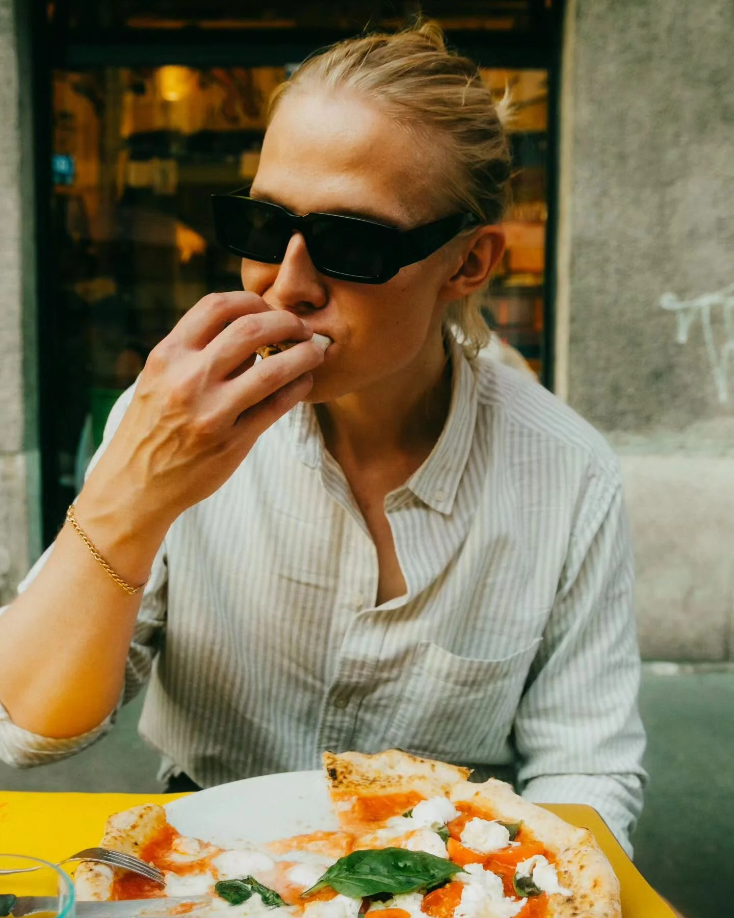 Muistakaahan nauttia jouluruoista yht&auml; antaumuksella kuin min&auml; nautin pizzasta kes&auml;ll&auml; Italiassa😎🍕 Min&auml; ainakin aioin!

Oikein hyv&auml;&auml; ja rauhallista joulua kaikille!🎅☃️

-

Happy Christmas everyone!

Remember to e