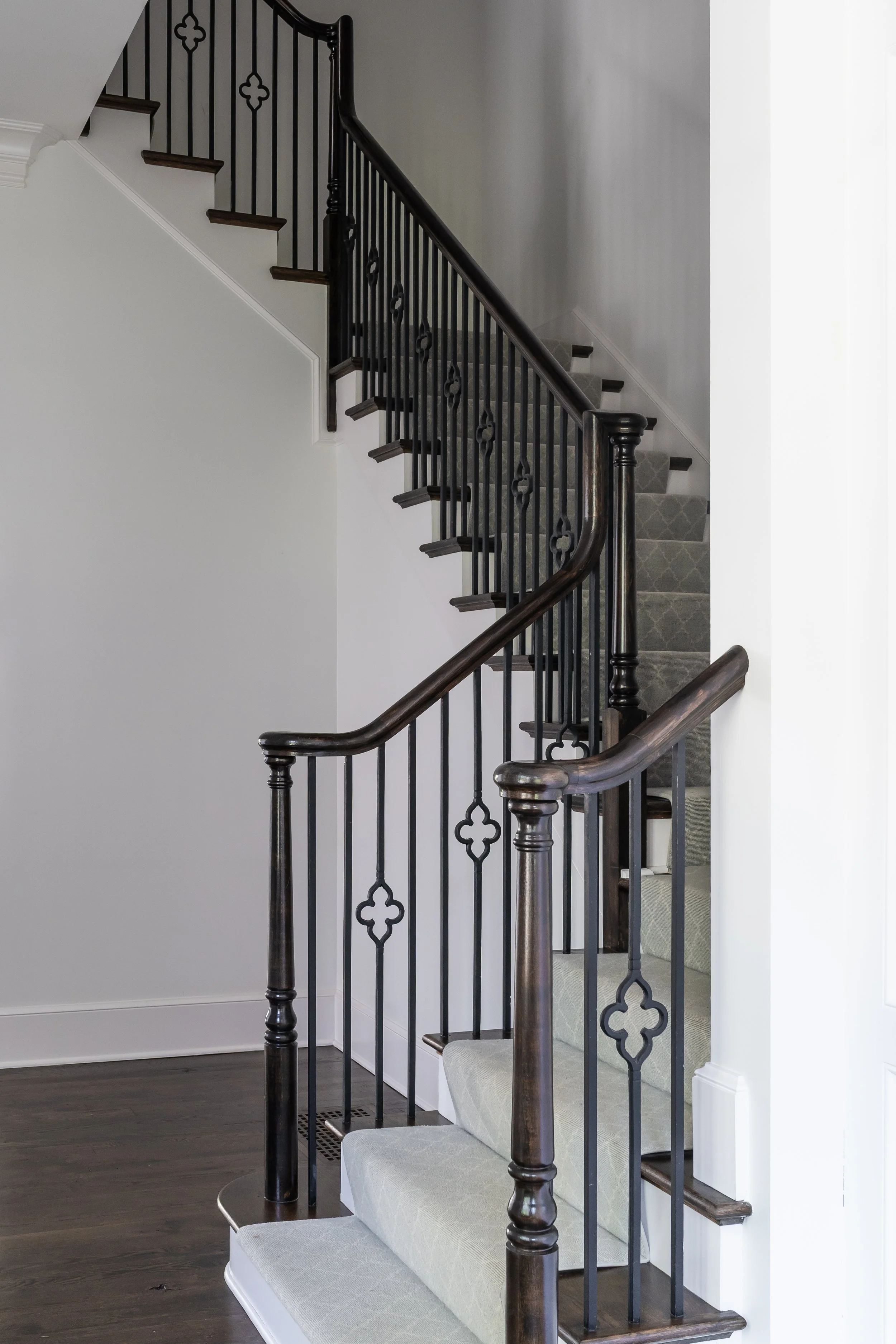 custom-staircase-iron-rail.jpg