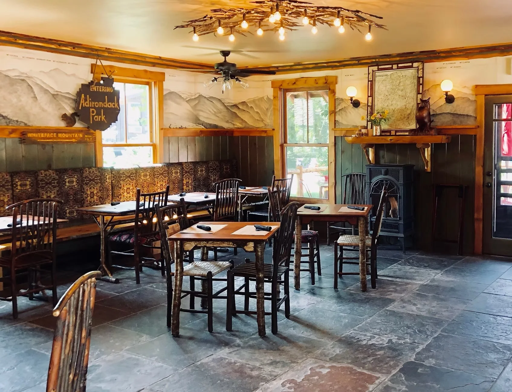 Cosy dining room with rustic, Adirondack decor