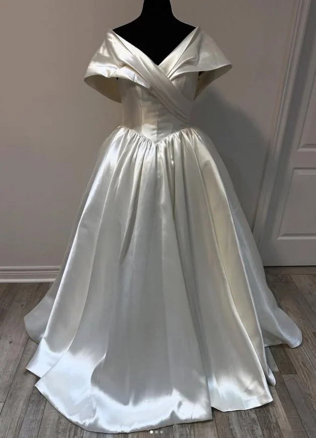 go-gown-round-wedding-4.JPG