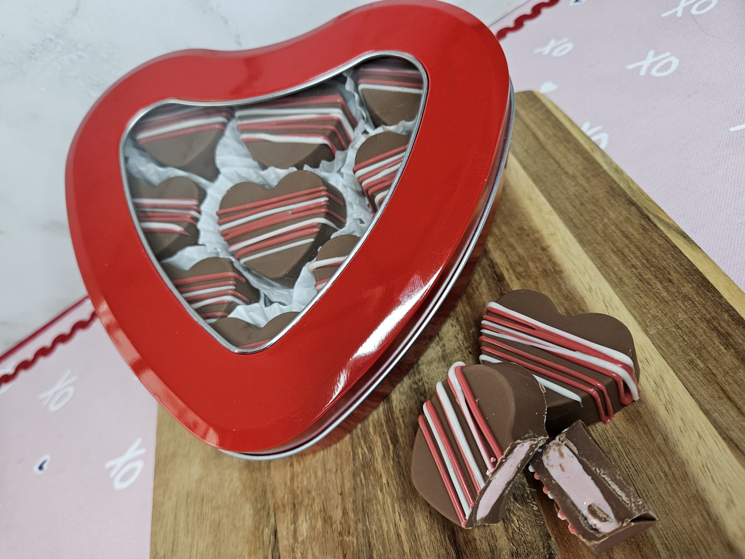 Strawberry Champagne Hearts Tin