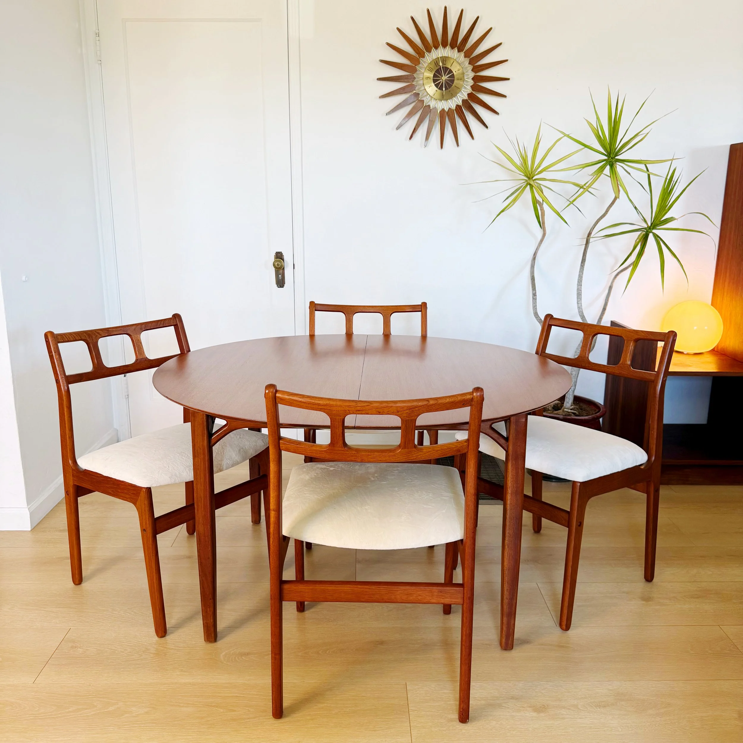Mid Century Vintage 5 Piece Dining Set