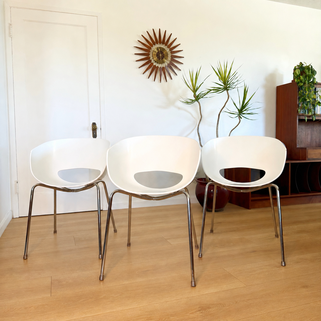 Mid Century Vintage “Orbit Large” Chairs by Sintesi (Set Of 3)