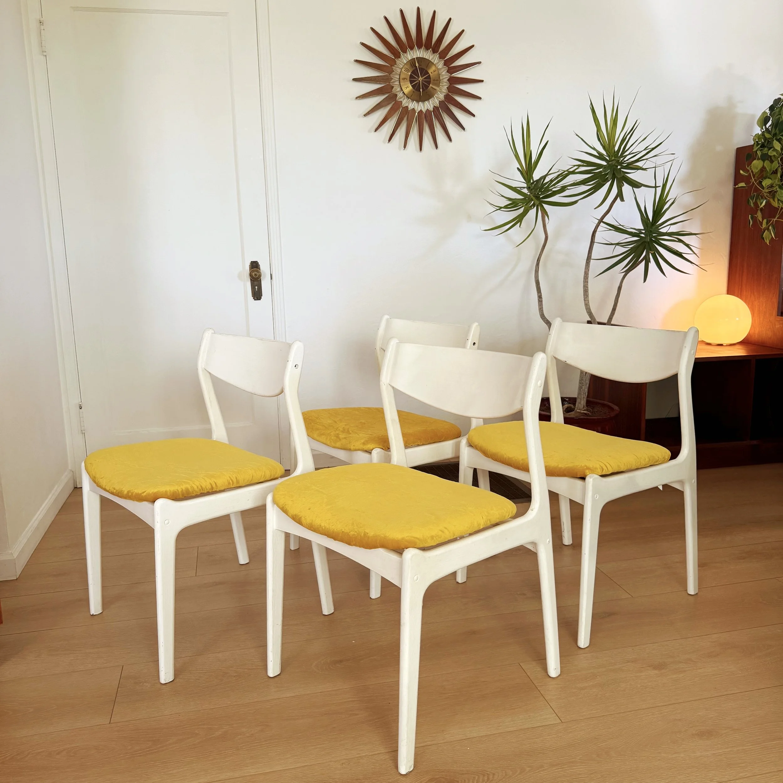 4 Mid Century Vintage Dining Chairs
