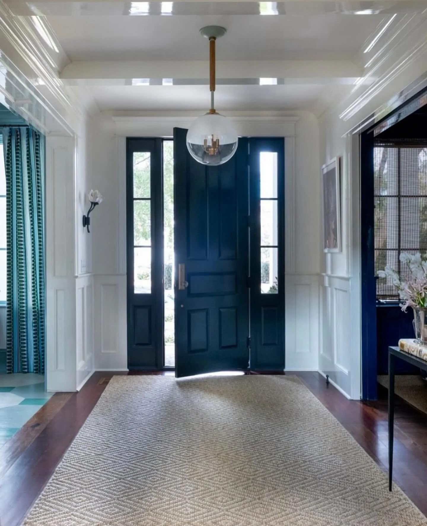 A dramatic entrance, necessary and in this case, chic

#brookewerhanemaples #werhanemaplesartandinteriors #painting #southernartist #charlotteartist 
#interiordesign #artist #interiordesigner #charlestondesign #charlottedesign #northcarolinainteriord