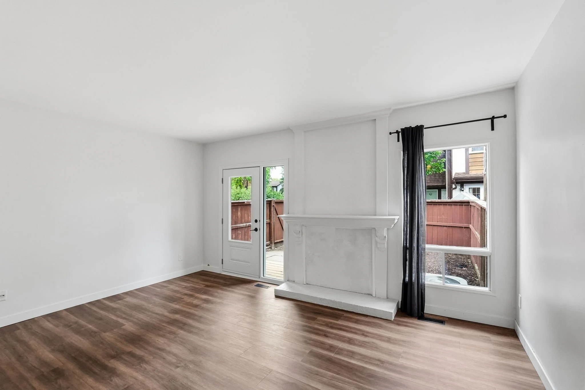 18-web-or-mls-A7400936.jpg