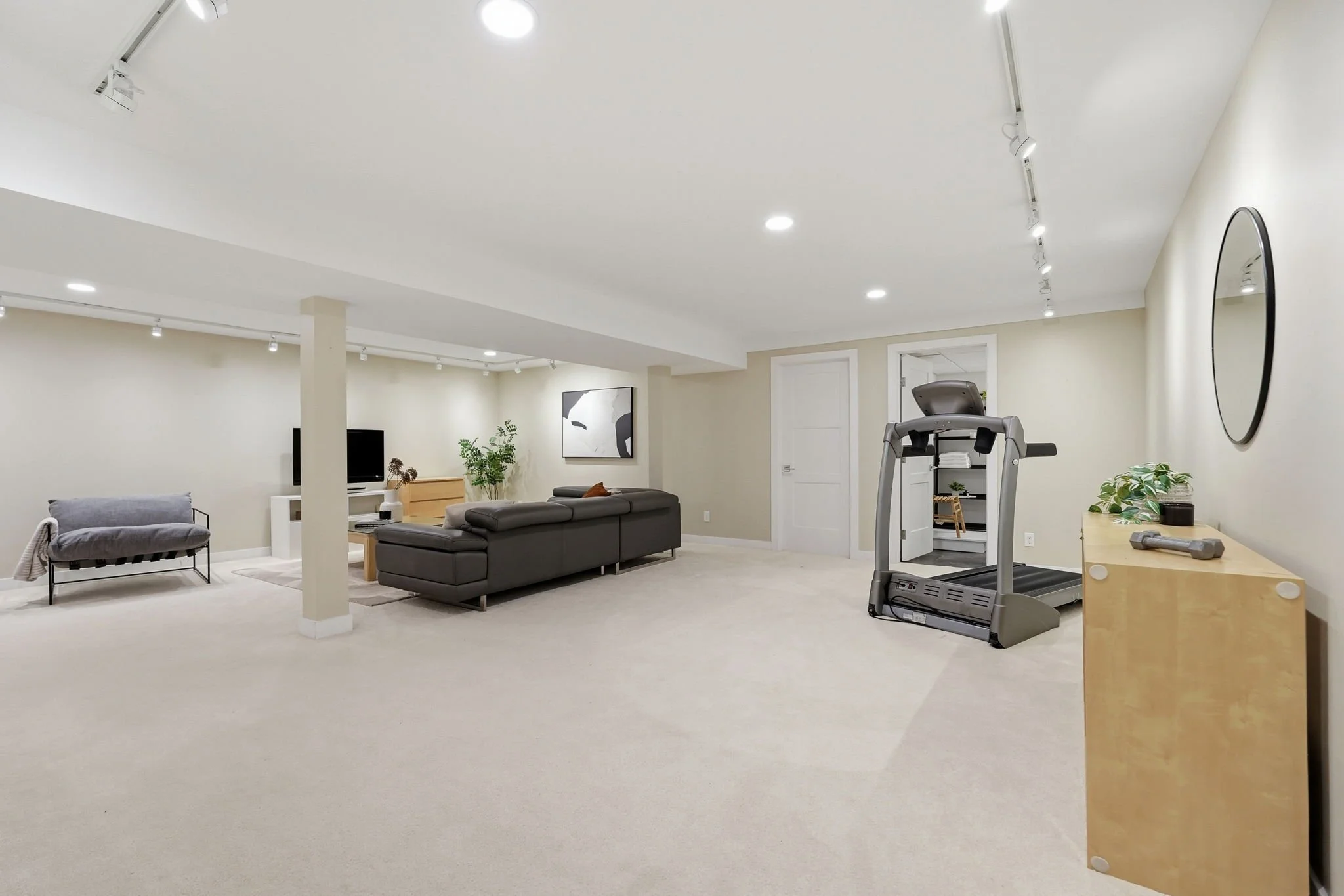 28-web-or-mls-23-180_victor_lewis_026.jpg