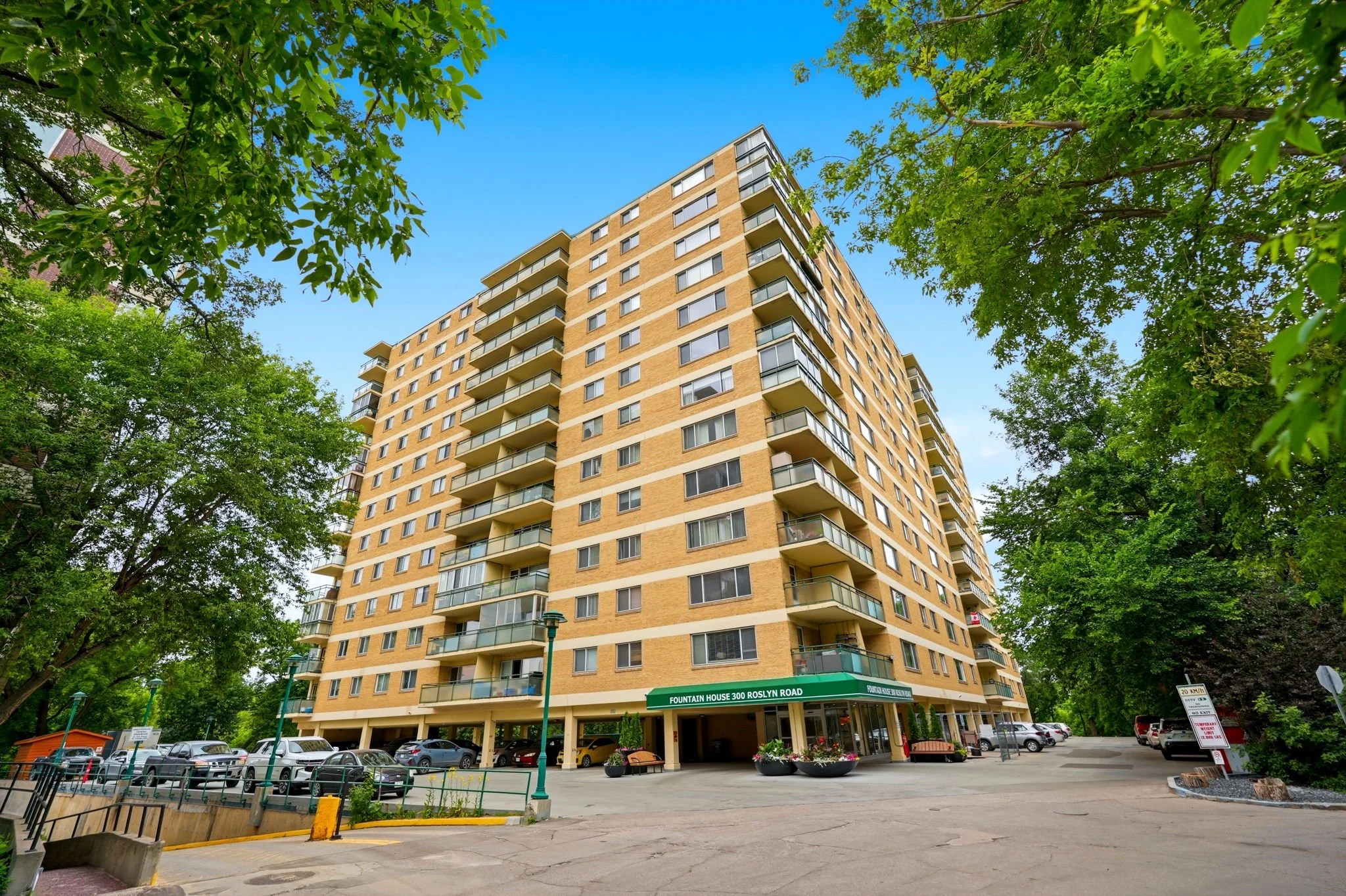 1-web-or-mls-12h_300_roslyn_018.jpg
