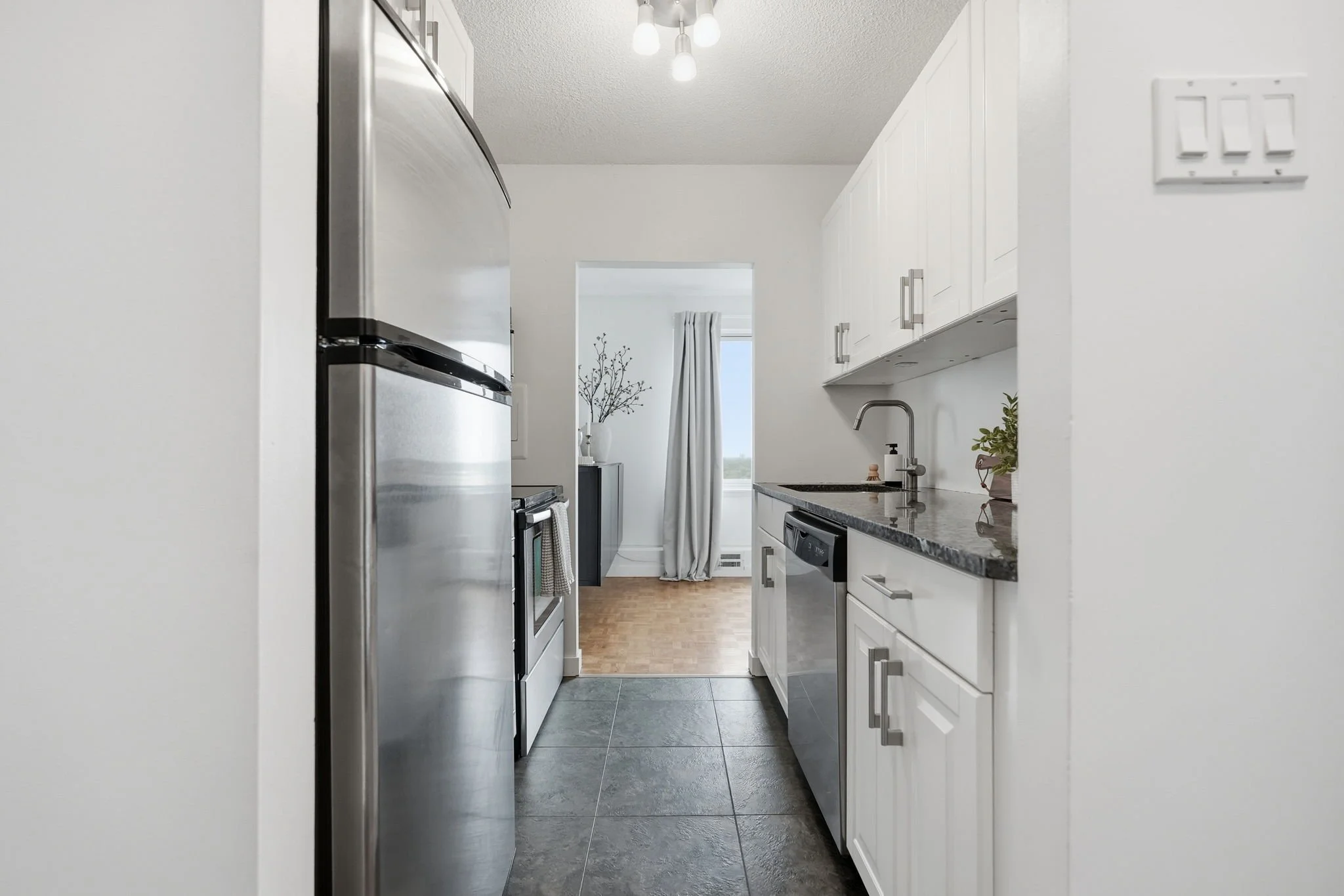 5-web-or-mls-12h_300_roslyn_007.jpg