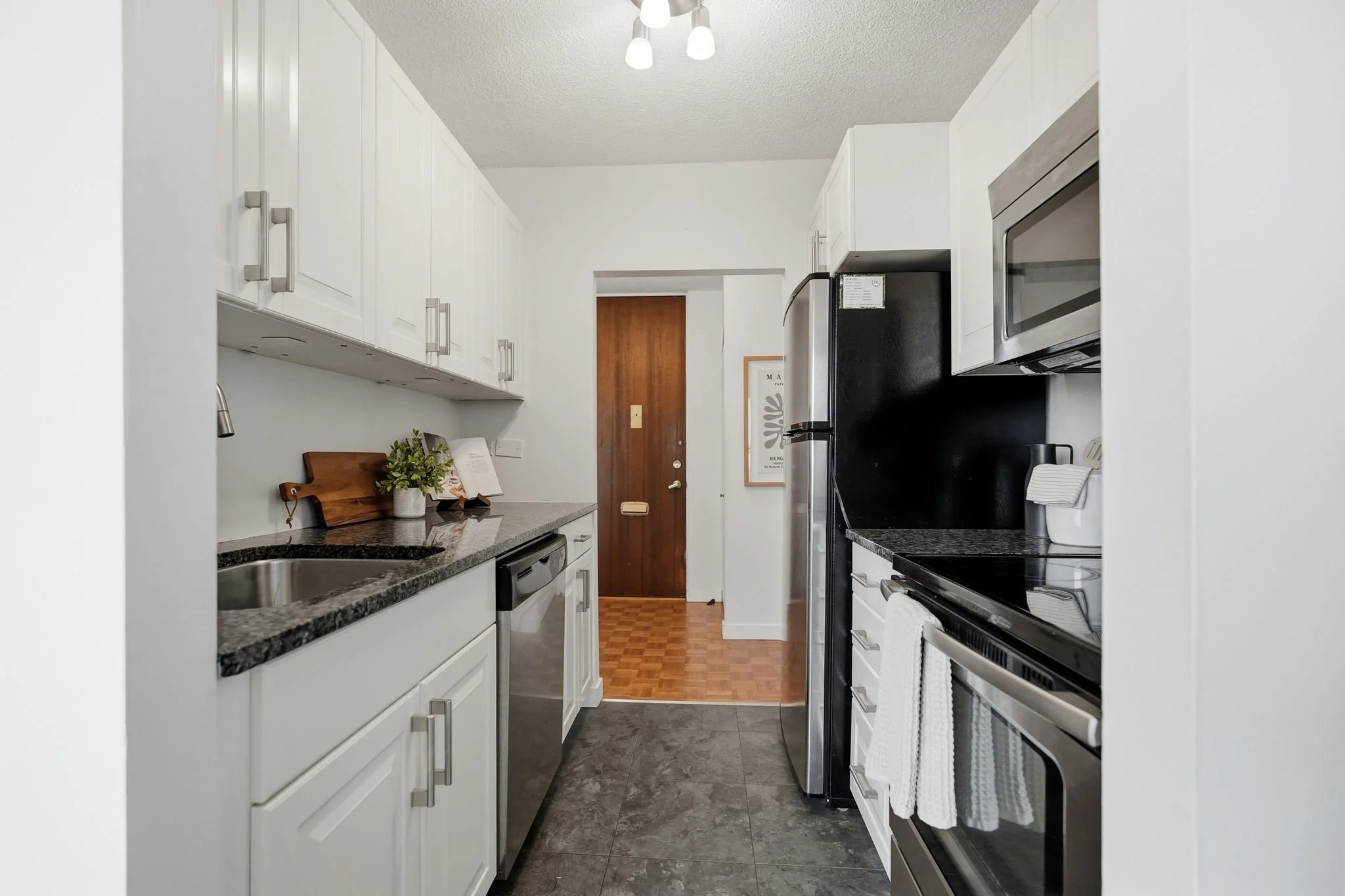 6-web-or-mls-12h_300_roslyn_008.jpg