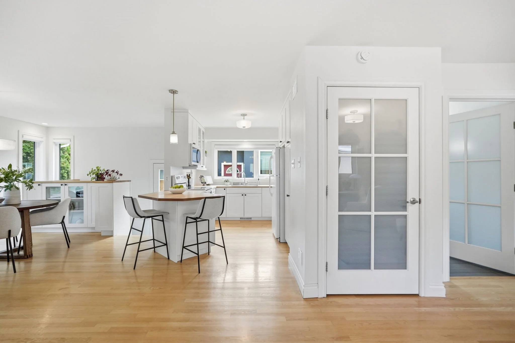 13-web-or-mls-943_centennial_inside_002.jpg