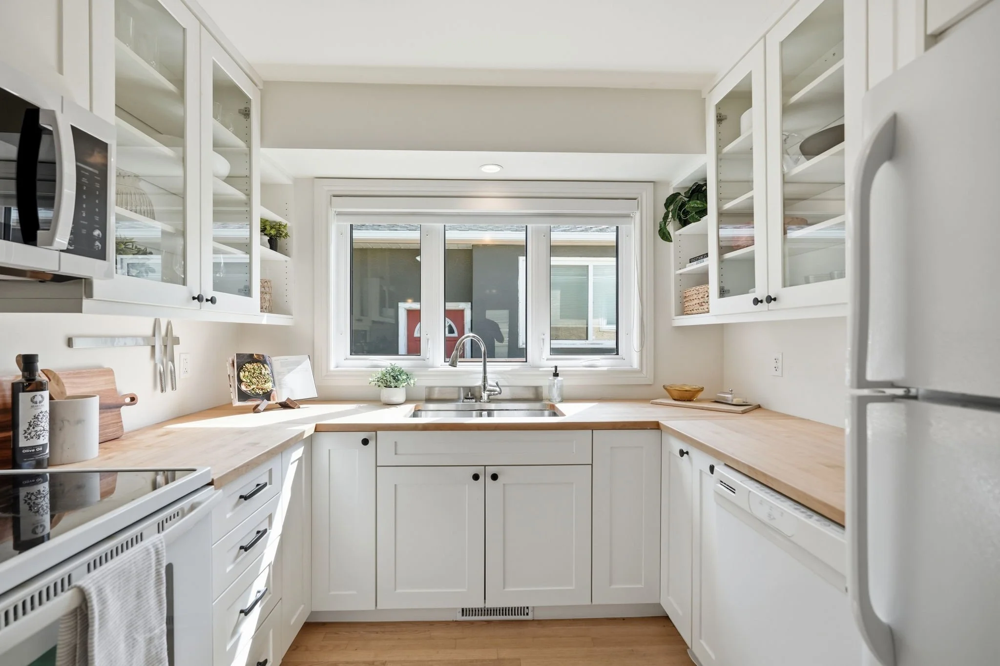 15-web-or-mls-943_centennial_inside_004.jpg