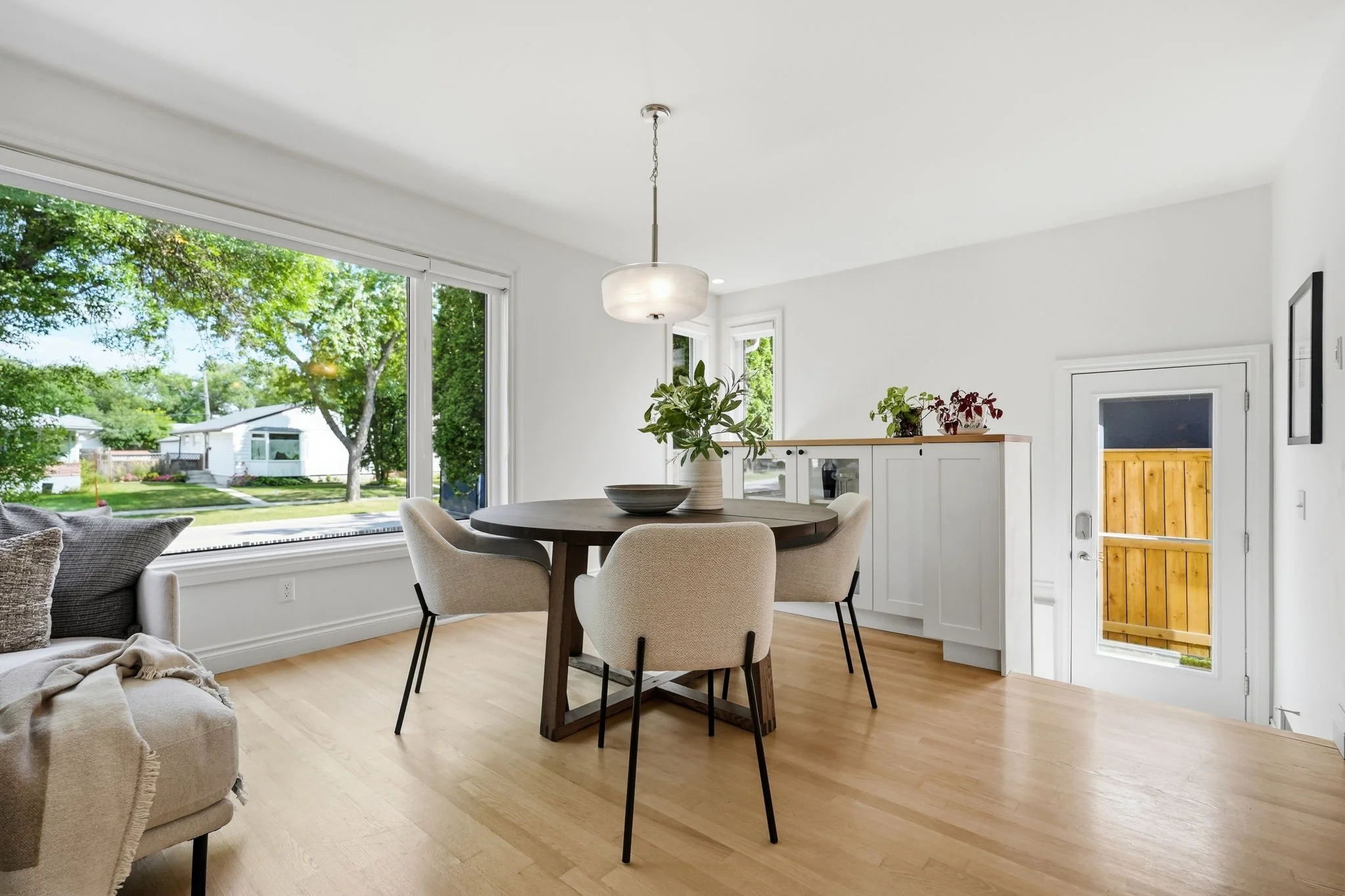 18-web-or-mls-943_centennial_inside_007.jpg
