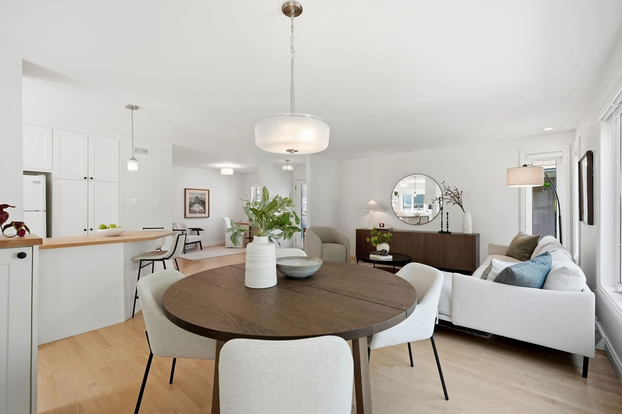 21-web-or-mls-943_centennial_inside_010.jpg