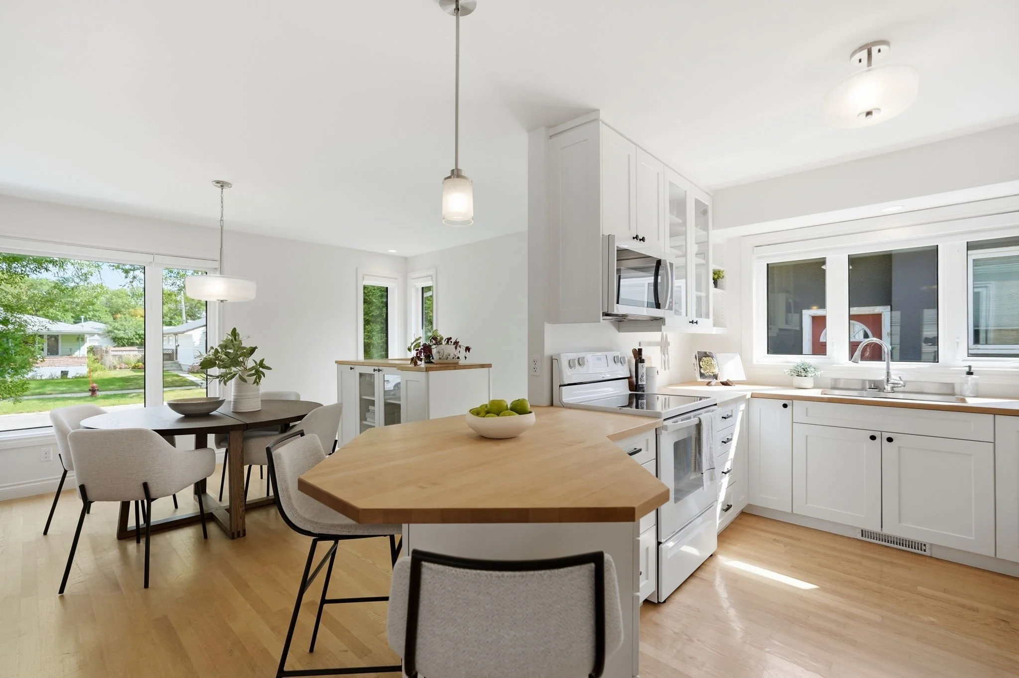 23-web-or-mls-943_centennial_inside_012.jpg