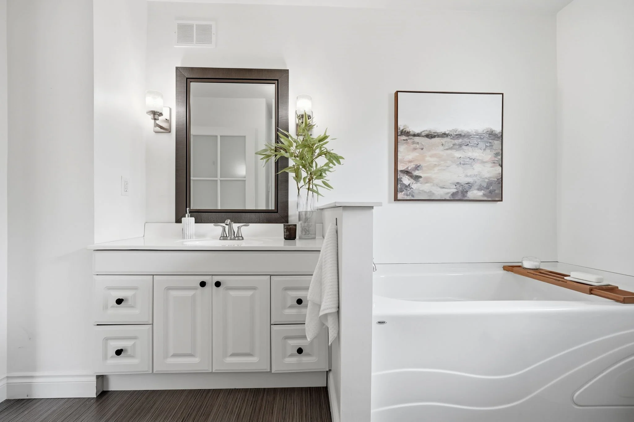 27-web-or-mls-943_centennial_inside_016.jpg