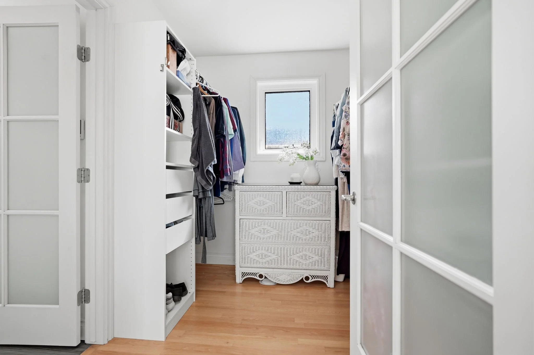 28-web-or-mls-943_centennial_inside_017.jpg
