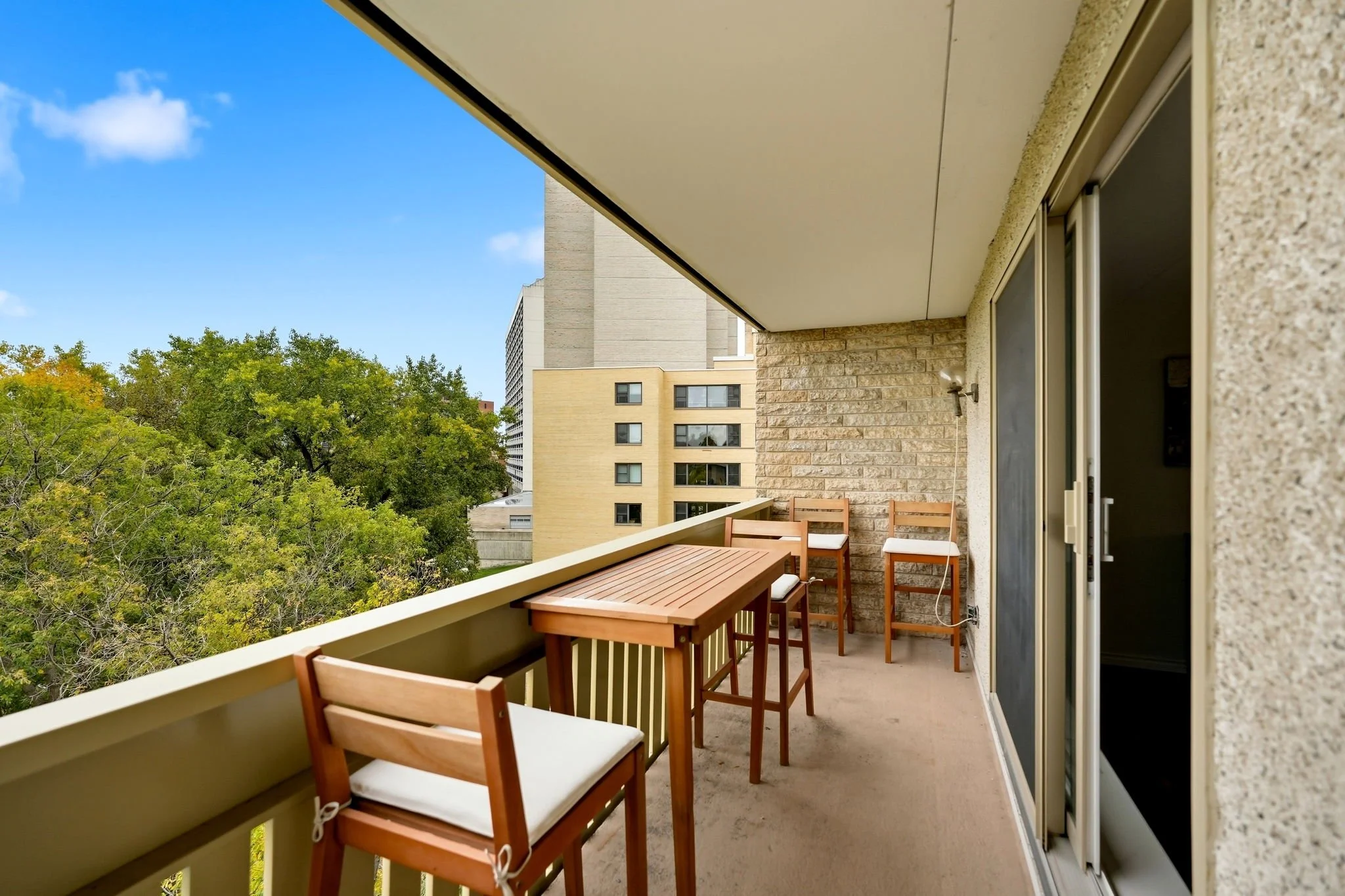 10-web-or-mls-502-365_wellington_009.jpg