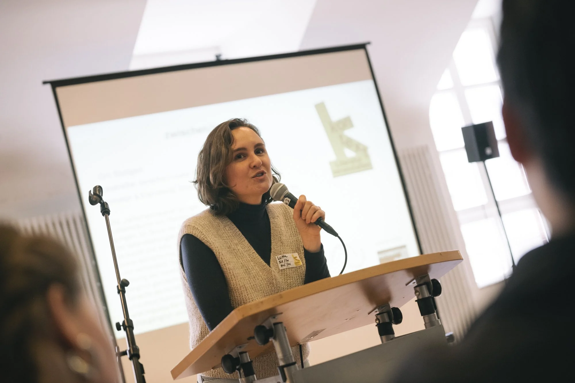 Lotta Mayer von der Lesereihe zwischen/miete Stuttgart © Silviu Guiman