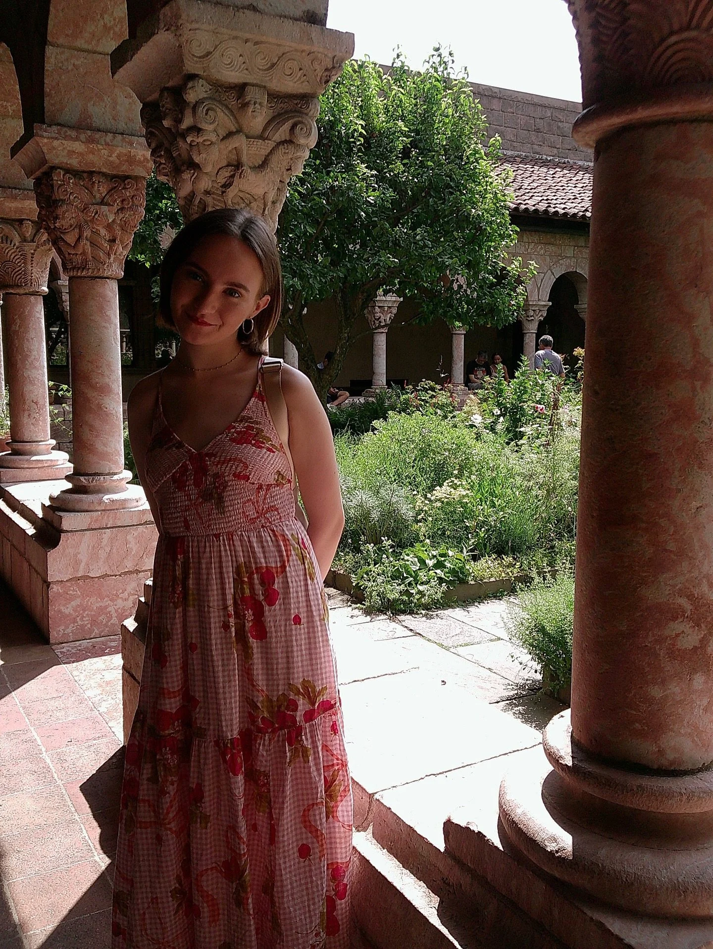 @metcloisters 🐪🪽🪑🪷