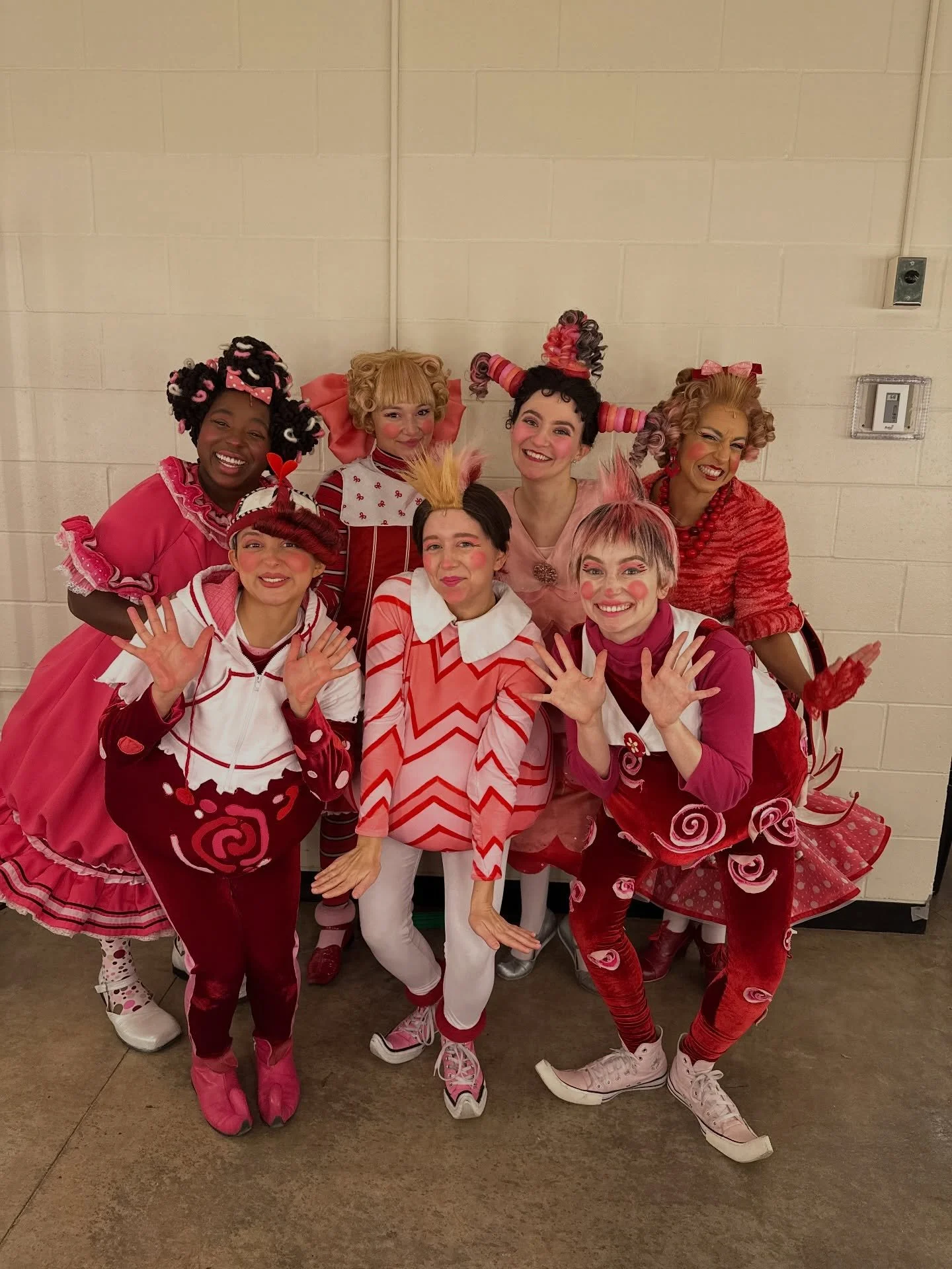 stop number 9: des moines, iowa!! 🕯️👜🍰📷