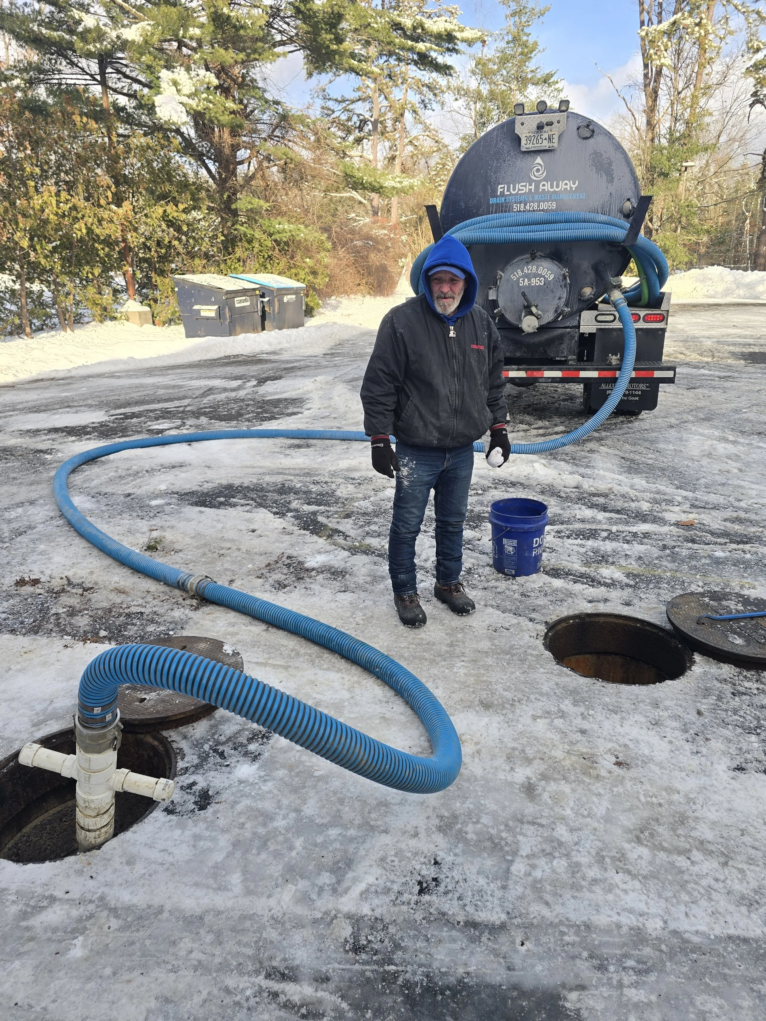 Cleaning out a grease tank