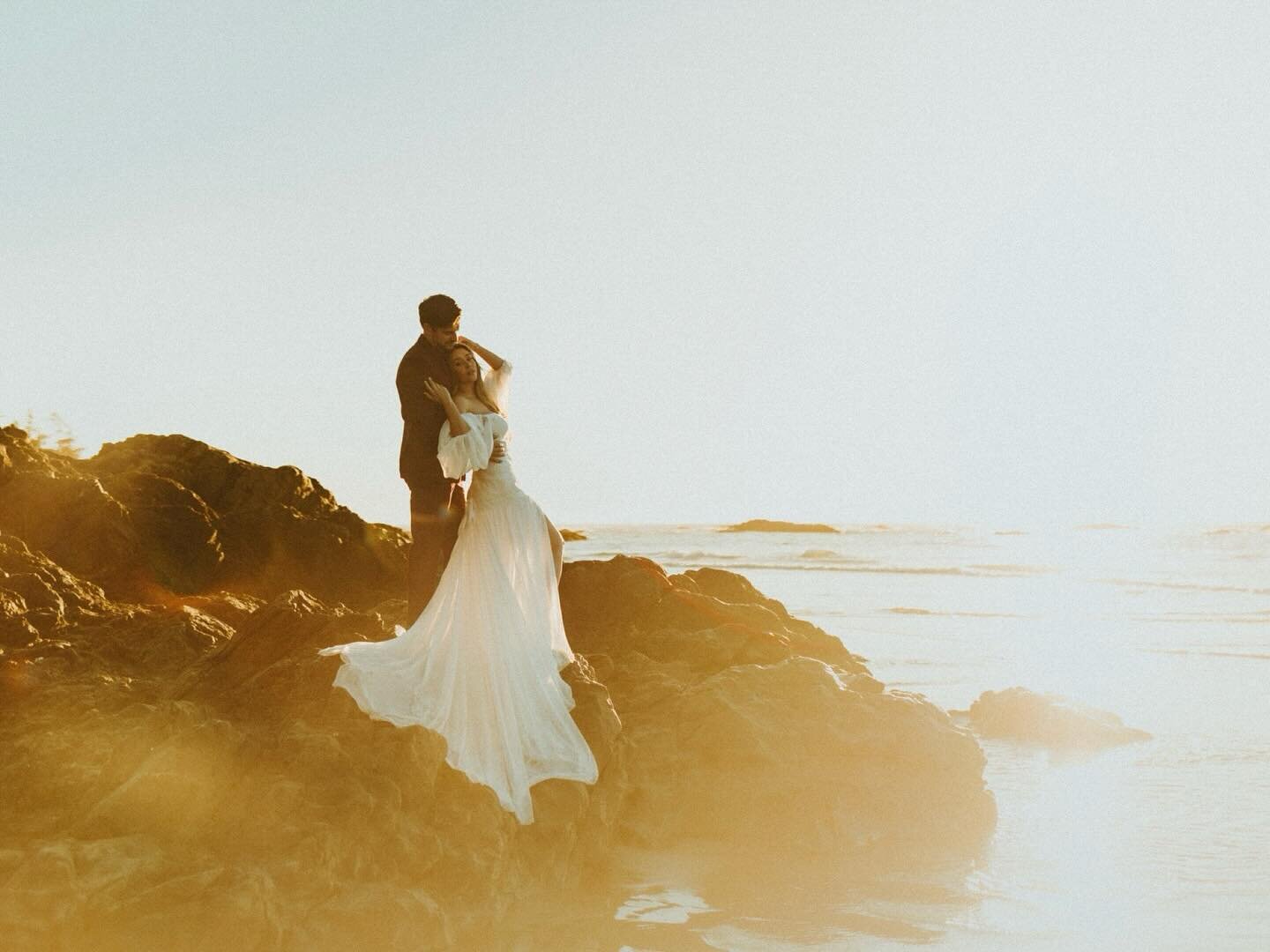 A blanket of golden light and salt water air 🌞🌊

Tofino is full of magic in every corner. There&rsquo;s no place like it. From misty mornings, to clear golden evenings. Days spend surfing the turquoise waves, meandering under towering rainforest ca