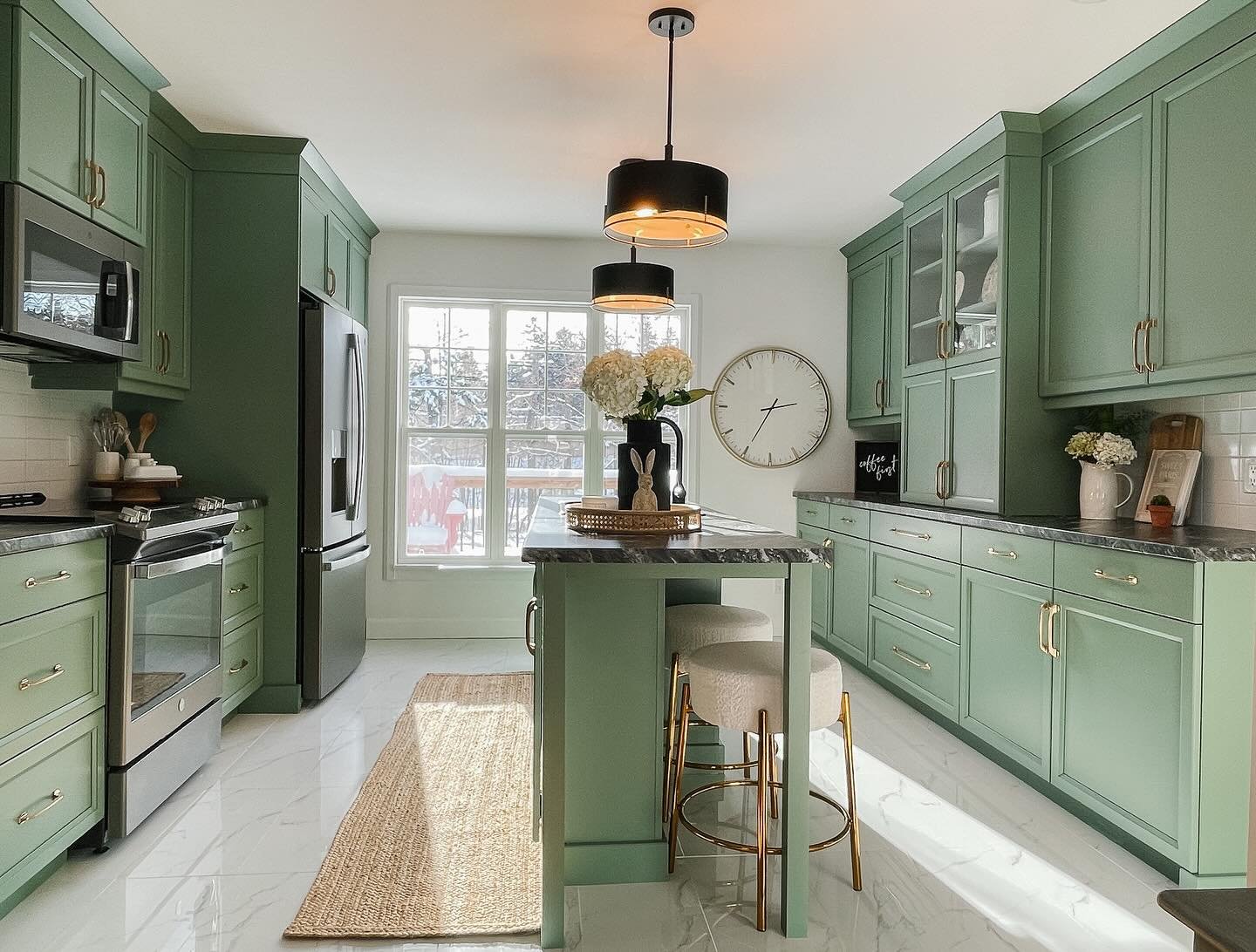 The Southampton 😍 
We love it when clients want to incorporate a custom colour into their space! It makes a space so special and so unique. The colour, the light, the sparkle of the hardware&hellip;chef&rsquo;s kiss. 
#kitchensofinstagram 
#greenwit