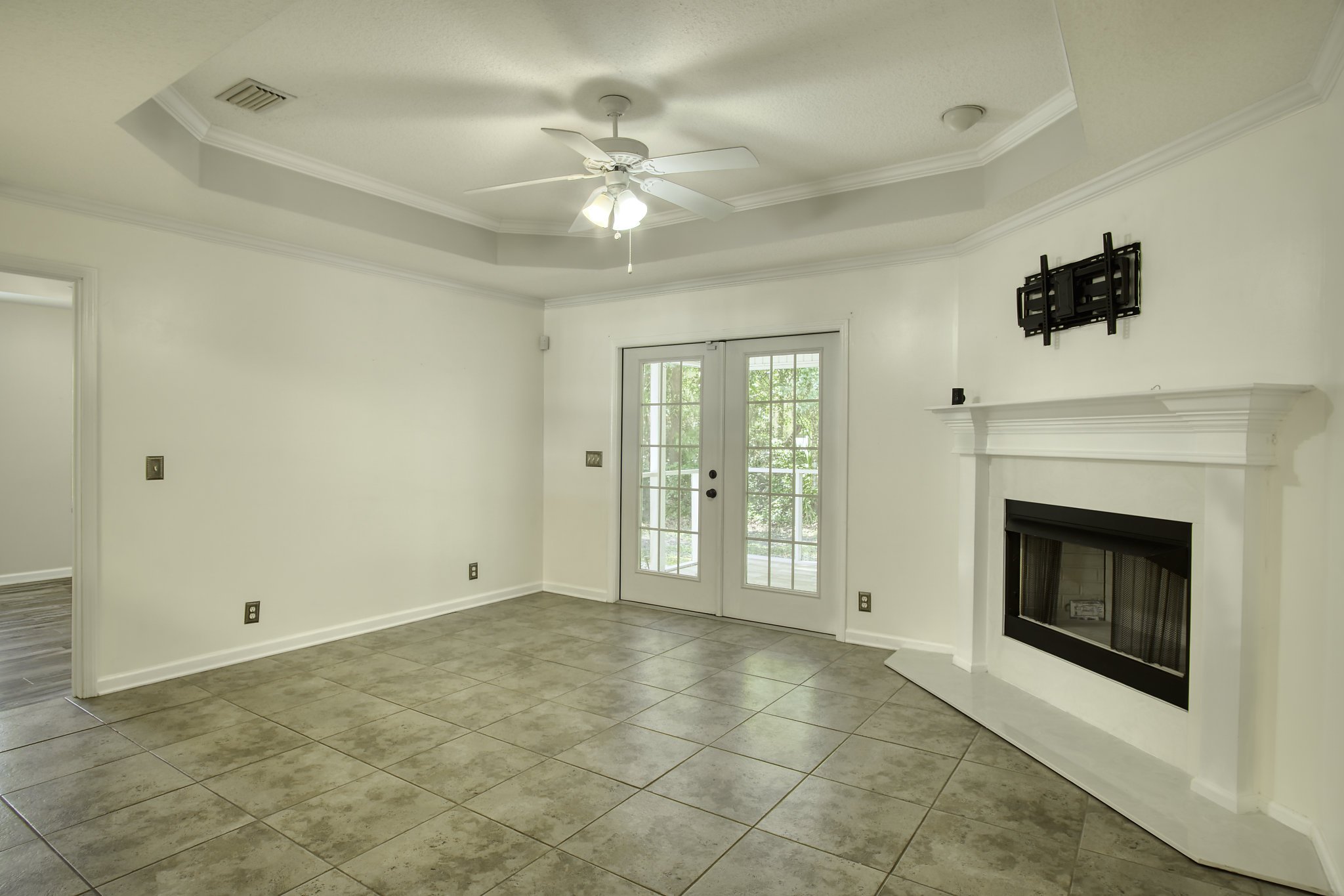 Living Room_MLS.jpg