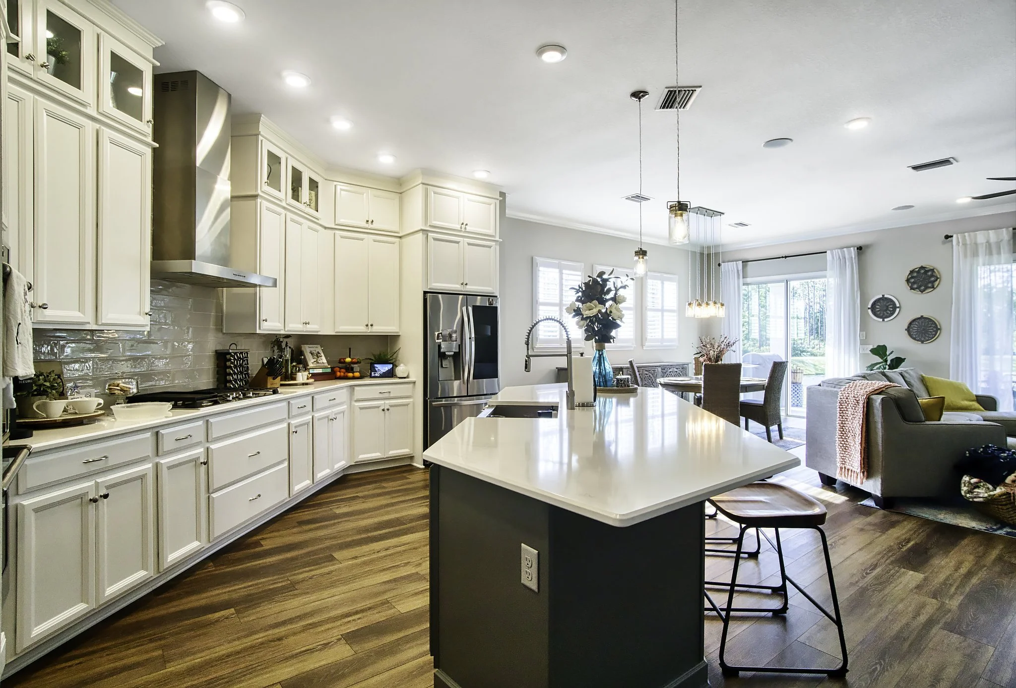 Kitchen 4_MLS.jpg