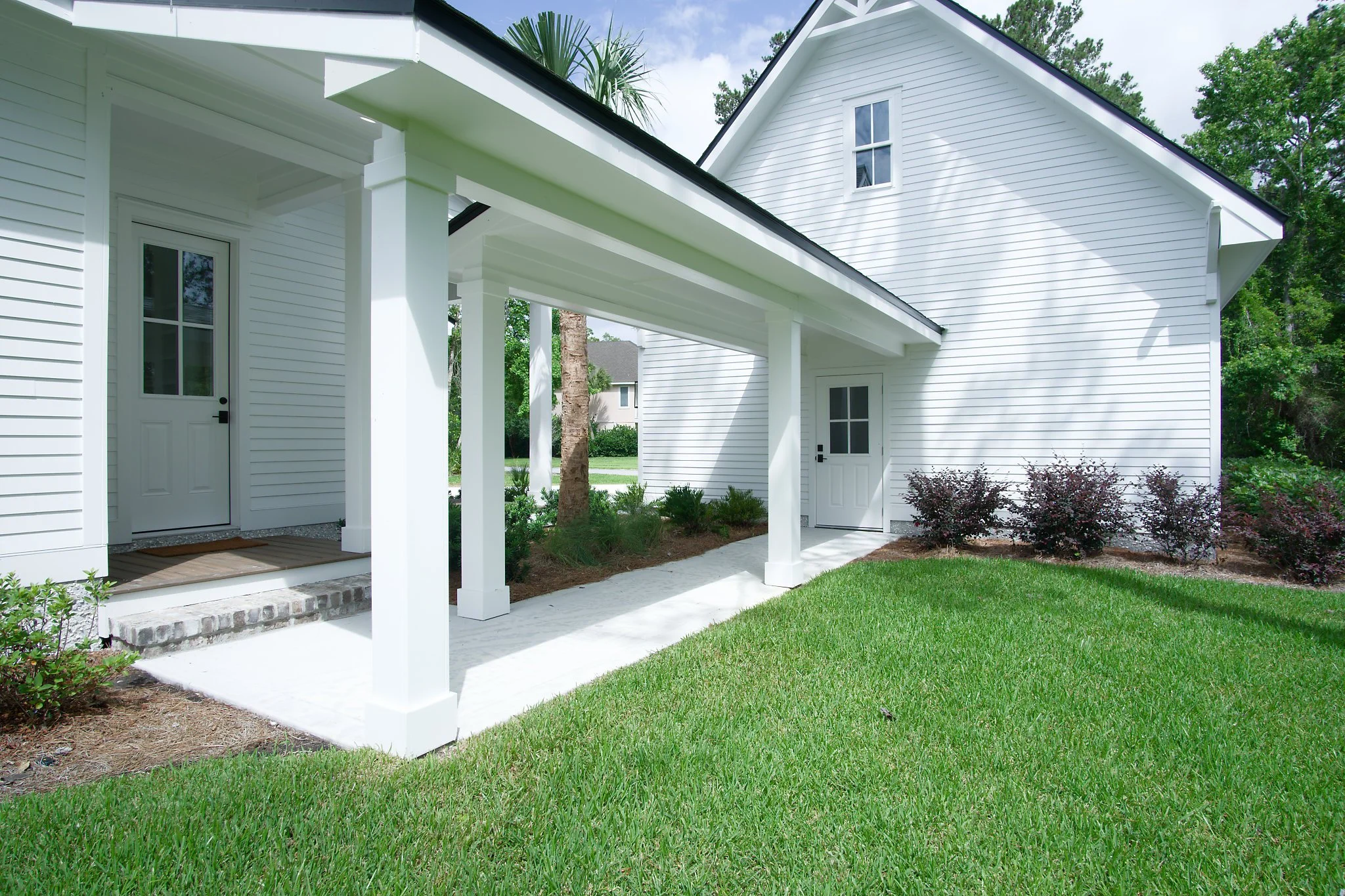 Garage Side Entrance_MLS.jpg