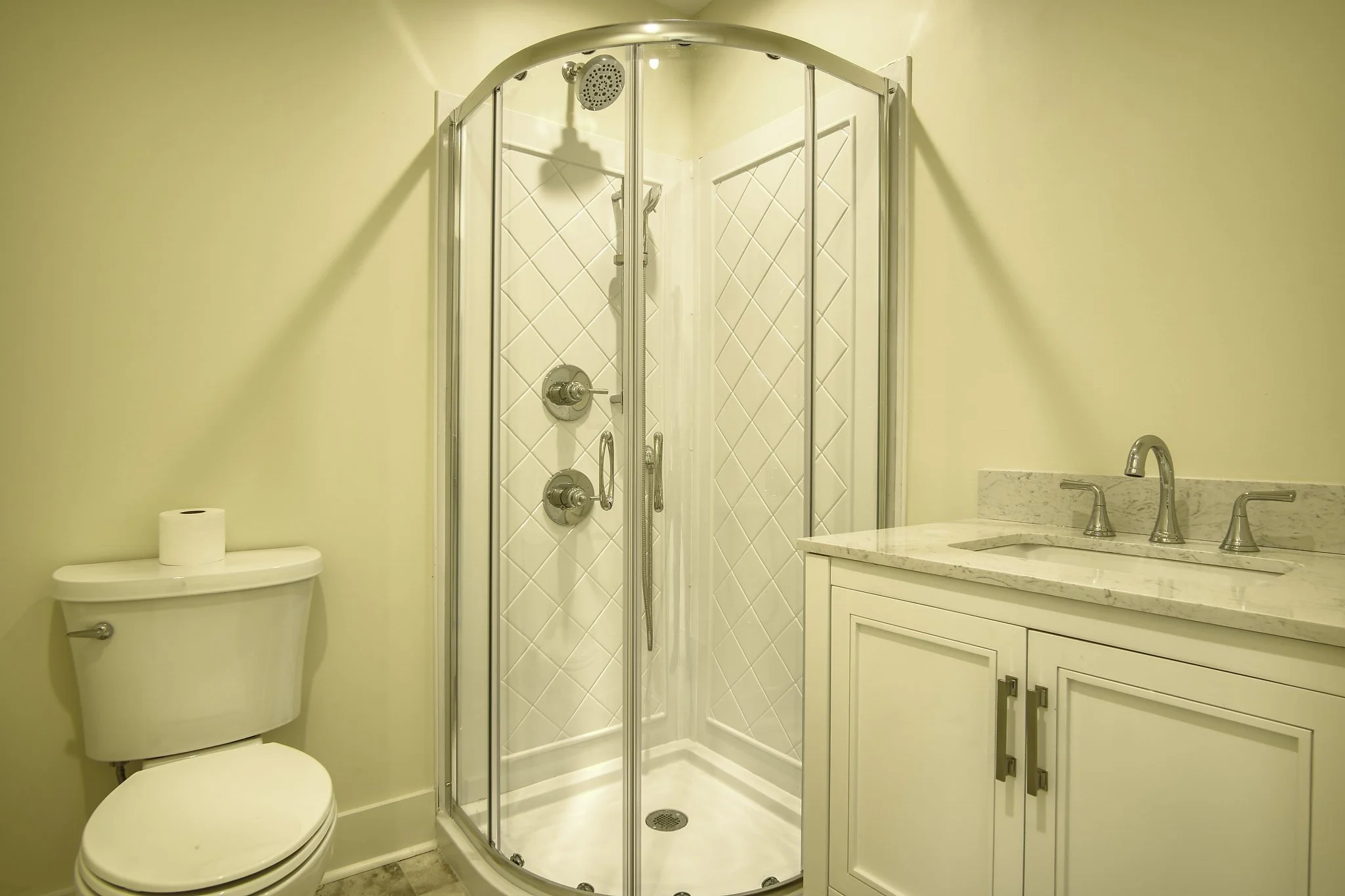 Small Home Bath_MLS.jpg