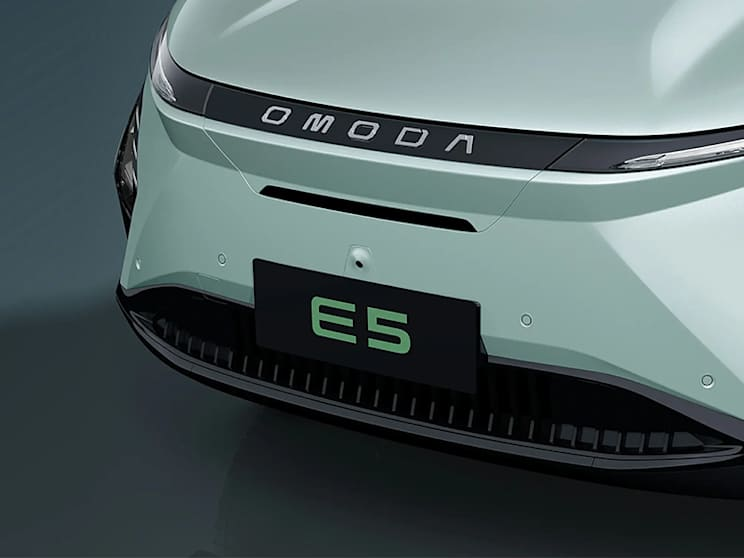 2025_08_05_vopsers_omoda_newdetail_e5_findus.png